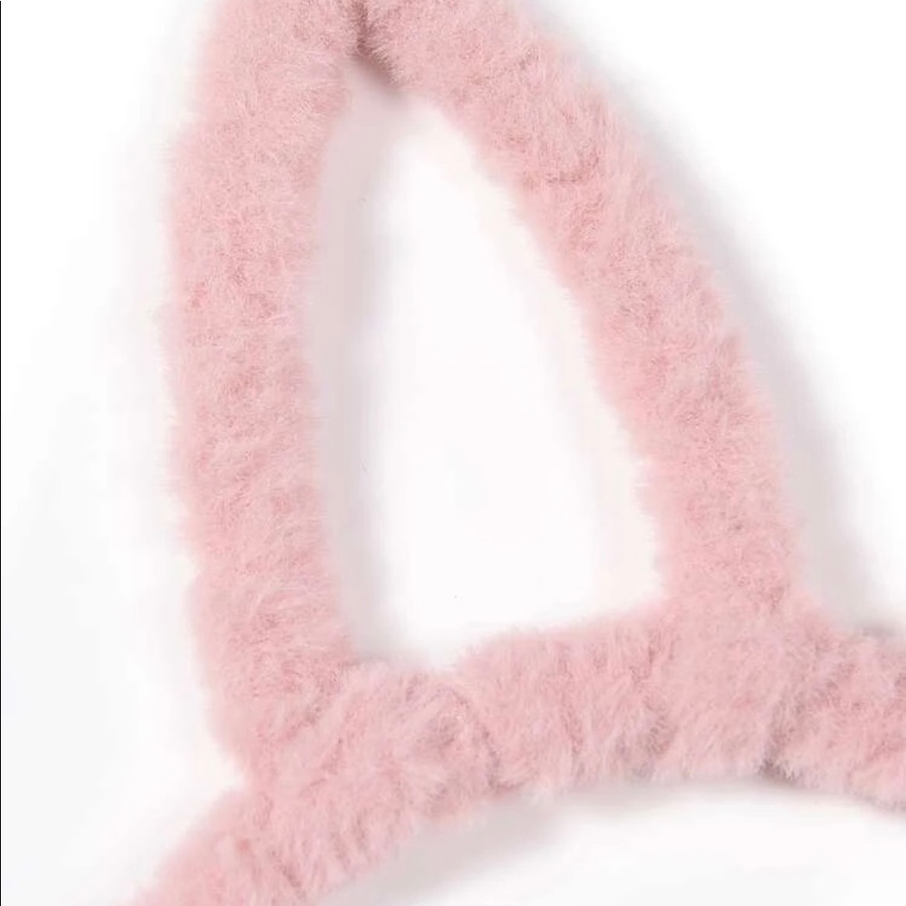 Fluffy Pomie Hair Band